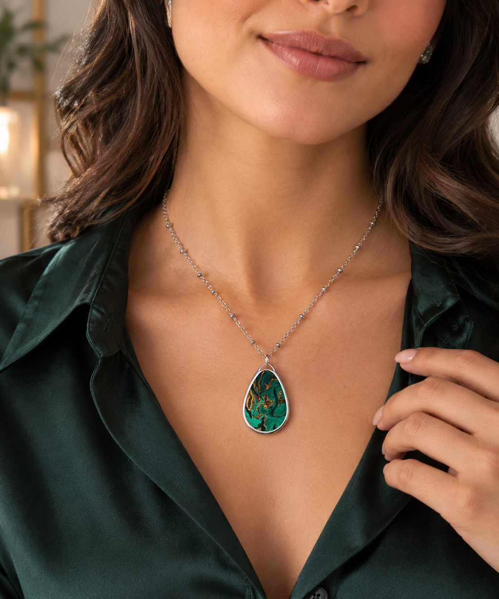 Elegant Forest Green Marble-Print Teardrop Pendant Necklace