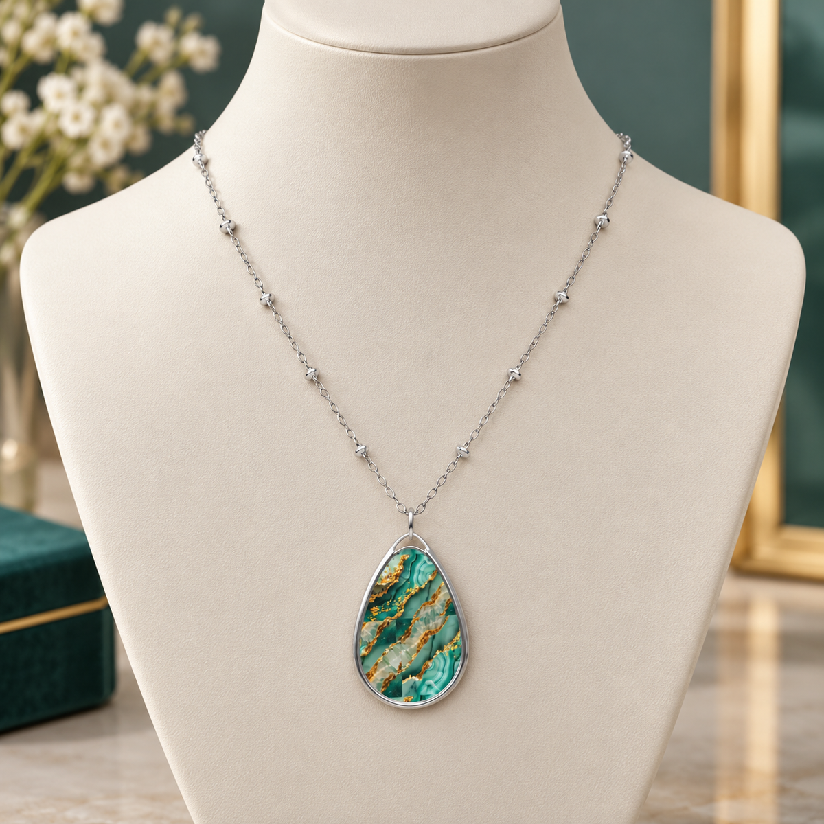 Elegant Green Agate-Print Teardrop Pendant Necklace